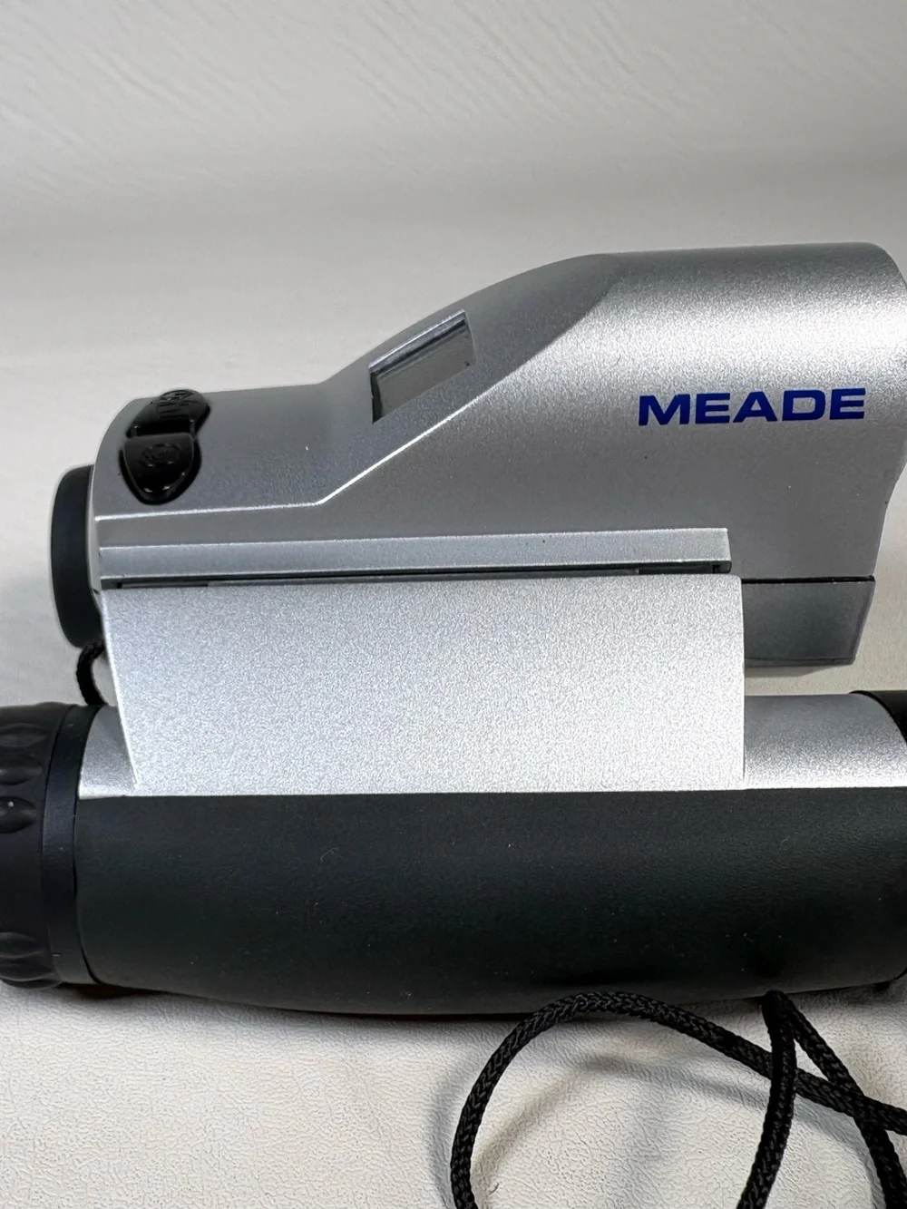 Meade Silver Black CaptureView Digital Camera Binoculars 8x22 .3 Megapixels